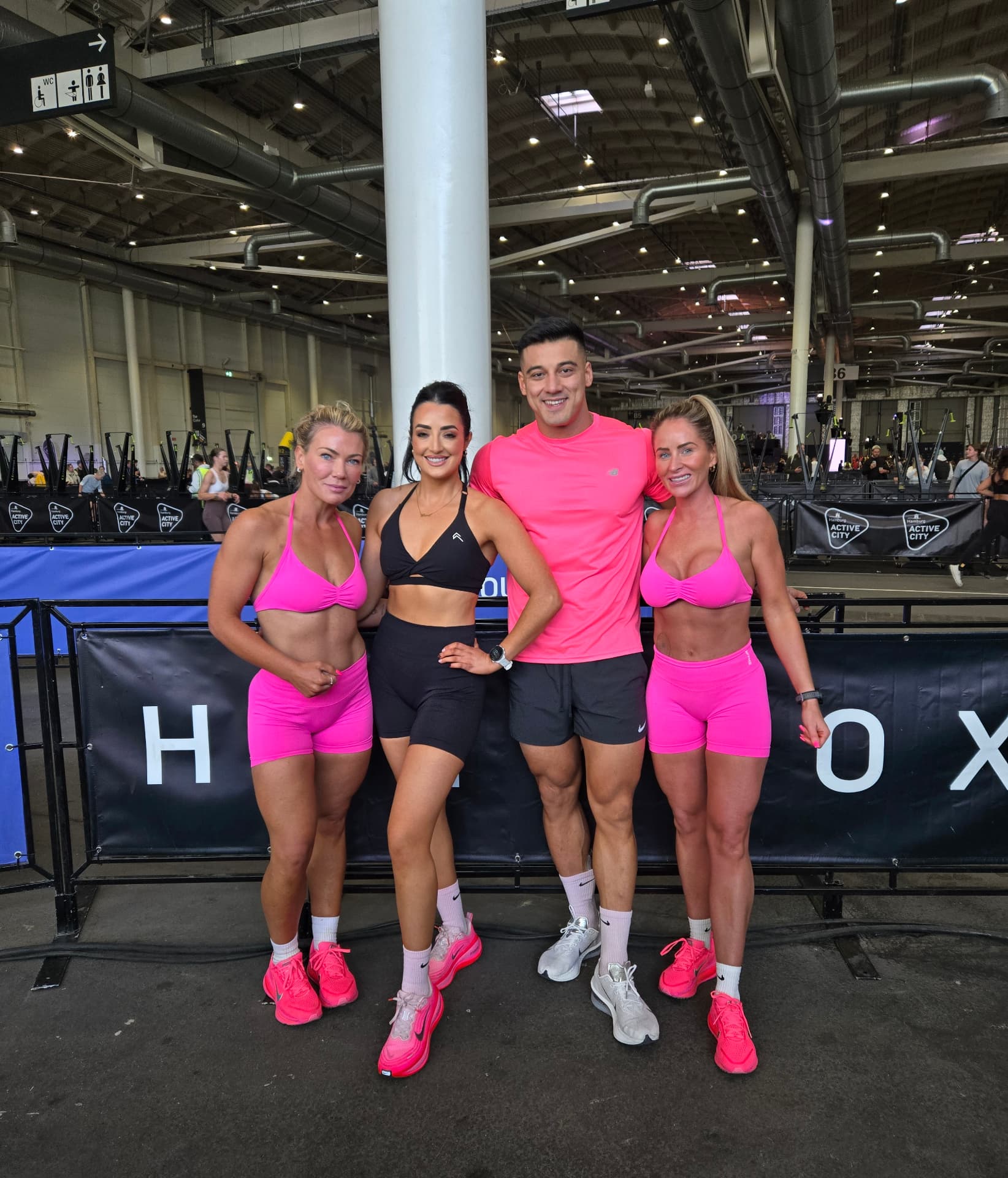 Coach M.M.X with athletes at HYROX Hamburg