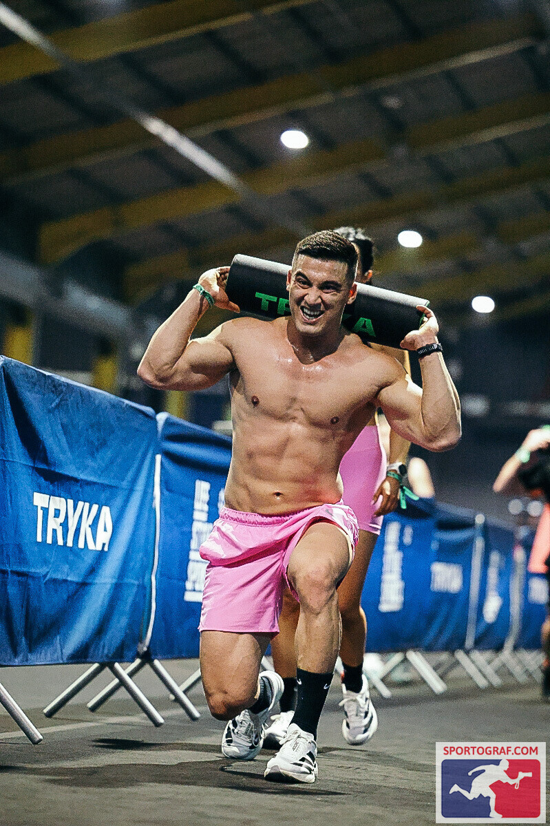 Sandbag carry at TRYKA Dublin